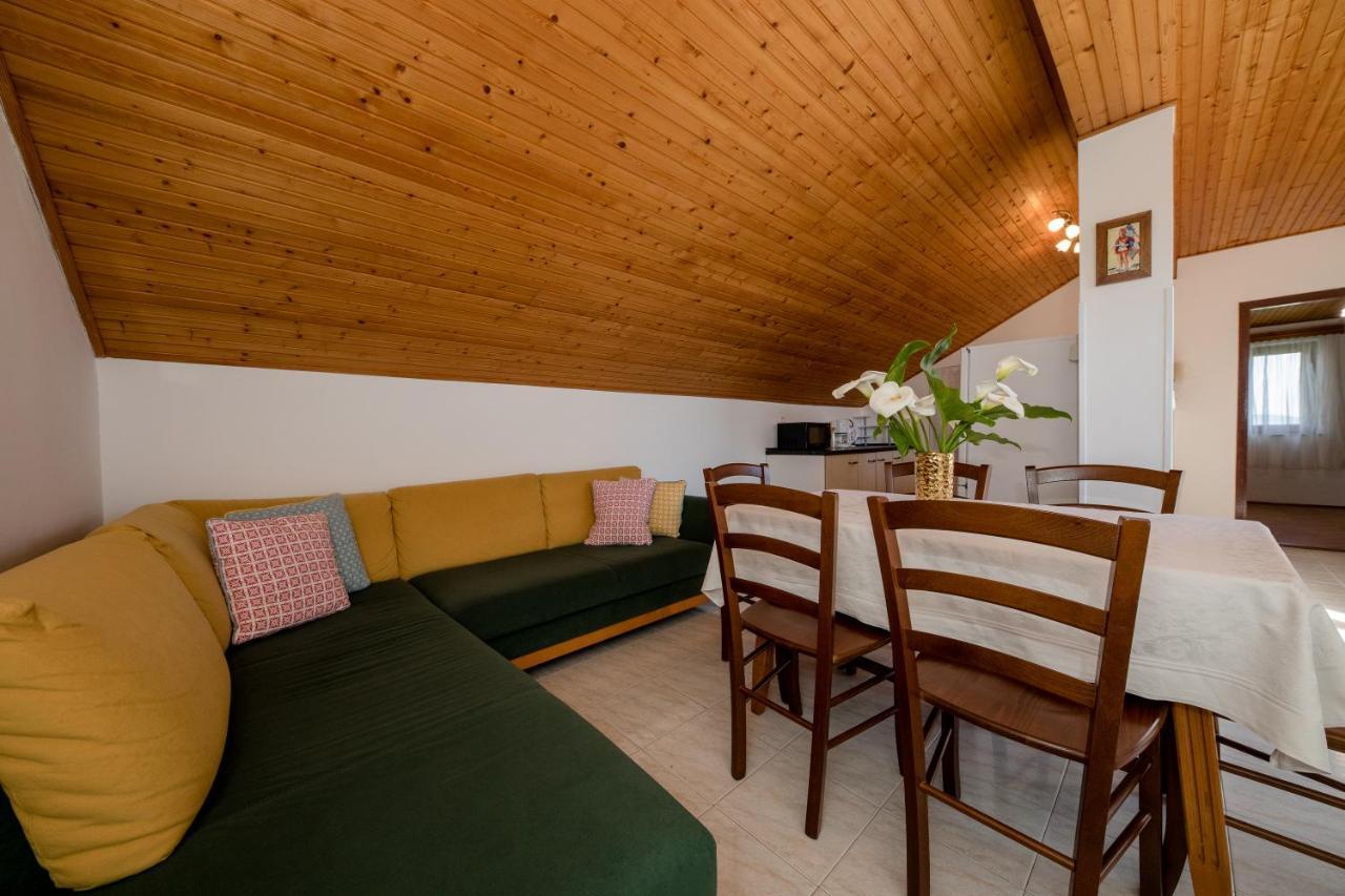Apartments Tartuga Rab Town Dış mekan fotoğraf
